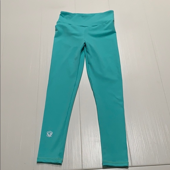 GEVITY Scrunch Booty Crop Leggings - Picture 1 of 7